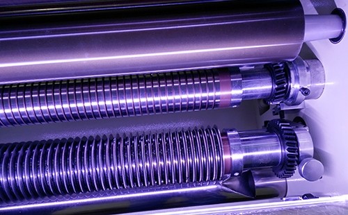 哪些原因?qū)е路智袡C(jī)跑軸情況的？